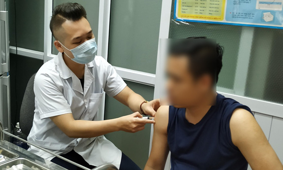 Cách phòng tránh bệnh dại khi bị chó mèo cắn - Ảnh 1.