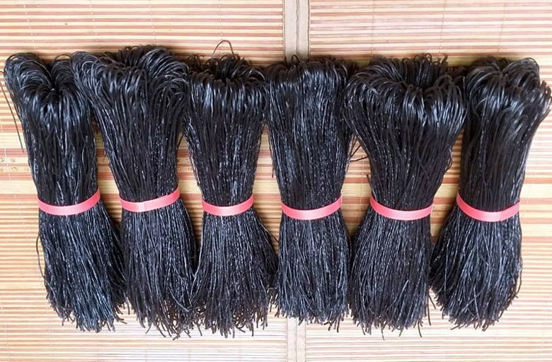 Loại miến lạ đen như than, dân sành ăn tranh nhau đặt mua - Ảnh 1.