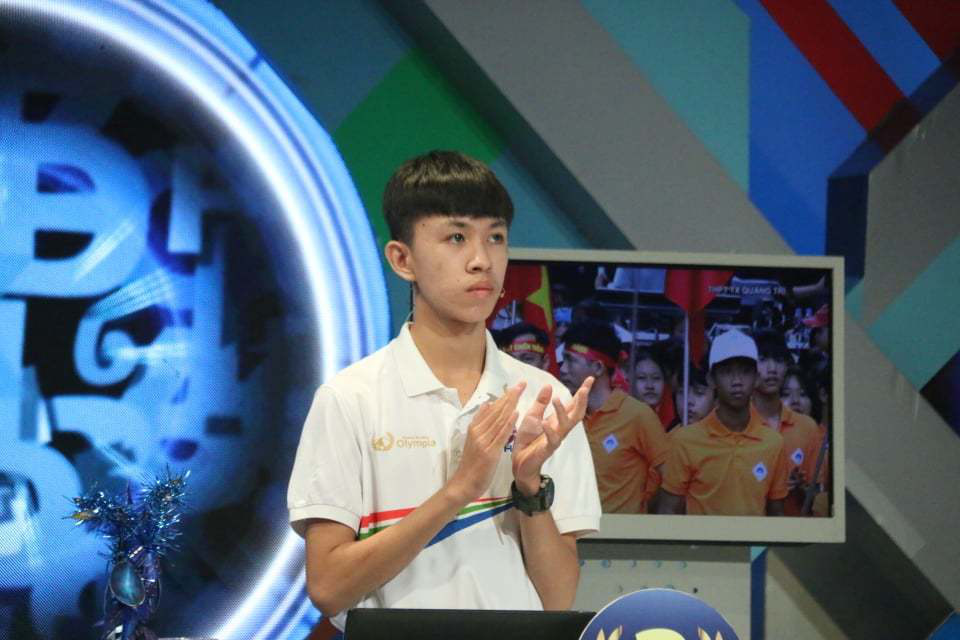 Thu Hằng đang dẫn đầu chung kết Đường lên đỉnh Olympia 2020 sau phần thi Vượt chướng ngại vật cực &quot;đỉnh&quot; - Ảnh 4.