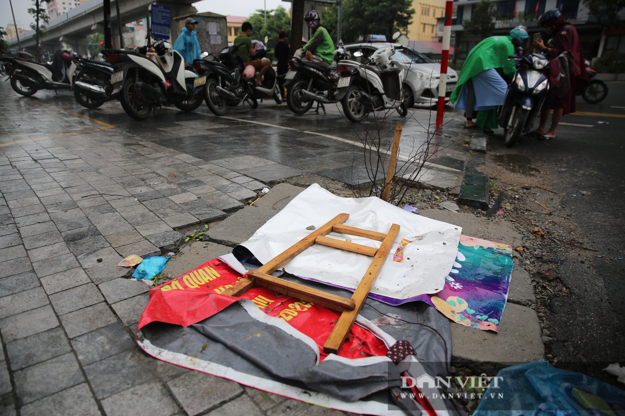 Hà Nội: Xuất hiện nhiều nắp cống, hố ga hư hỏng, mất nắp  - Ảnh 6.