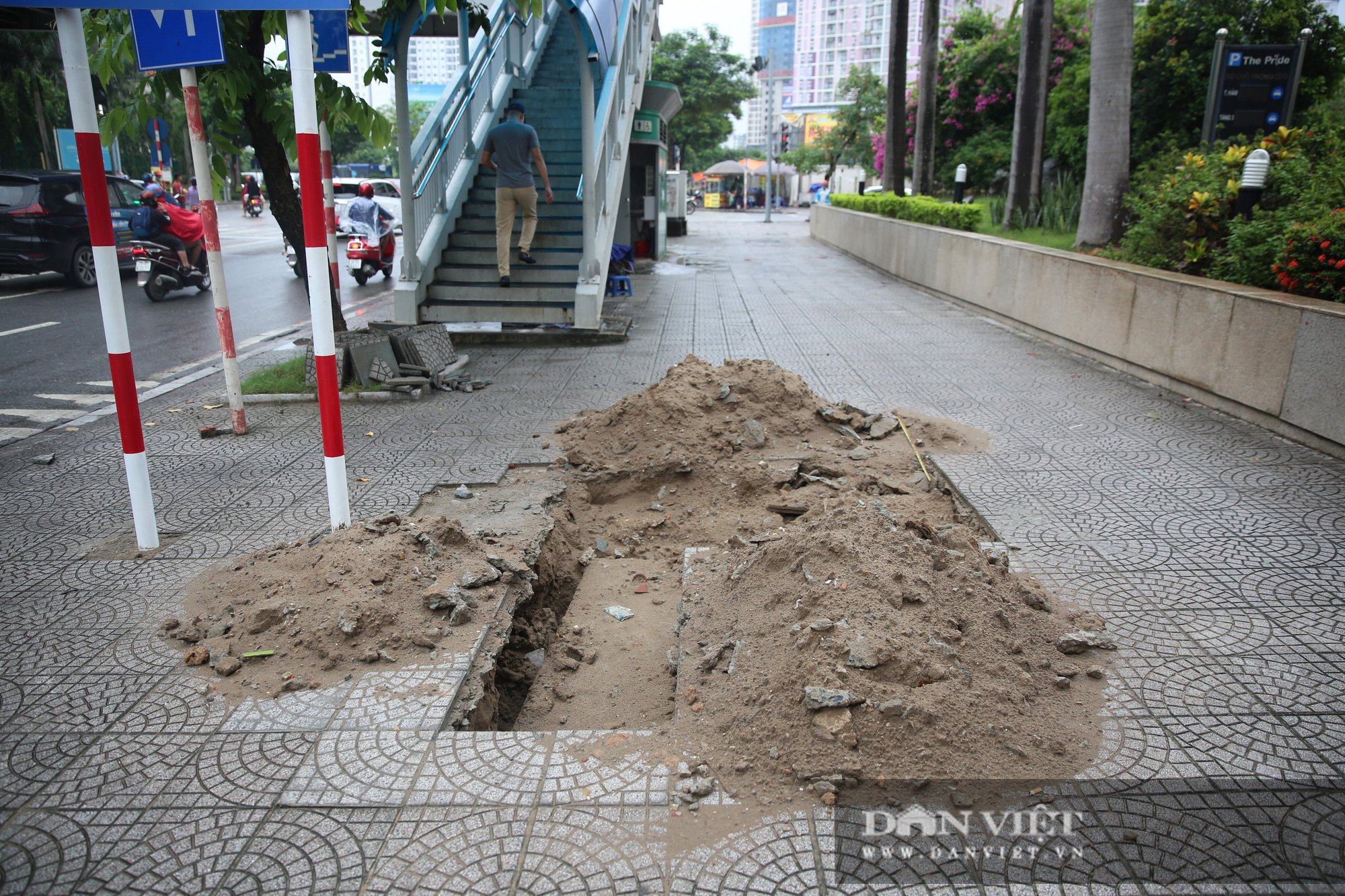Hà Nội: Xuất hiện nhiều nắp cống, hố ga hư hỏng, mất nắp  - Ảnh 8.