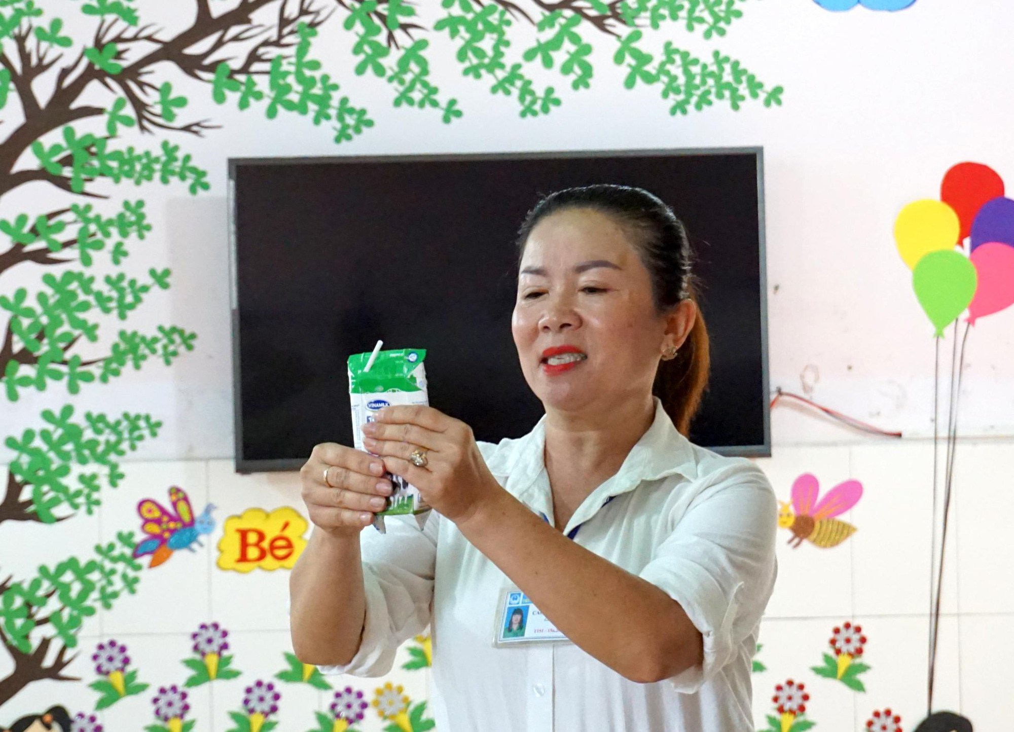 Bình Định tích cực triển khai sữa học đường trong năm học mới - Ảnh 4.