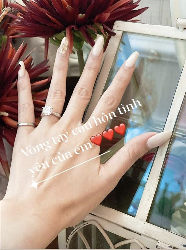 “Tình cũ Trường Giang” đăng hình nửa kín nửa hở bên bạn trai “gây sốt” cộng đồng mạng - Ảnh 2.