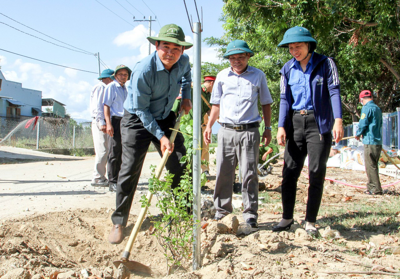 Ninh Thuận: Xây dựng mô hình đường hoa - Ảnh 1. Ninh Thuận: Xây dựng mô hình đường hoa - Ảnh 1.