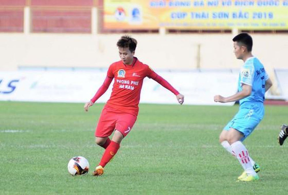 Nguyễn Thị Tuyết Dung đã là viên chức thuộc biên chế Sở VHTTDL Hà Nam nên việc xuất ngoại đang gặp nhiều &quot;khúc mắc&quot;.