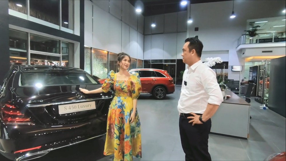Hòa Minzy tính chọn mua chiếc xe đầu đời là Mercedes-Benz E-Class nhưng lại bị S450 - Ảnh 1.