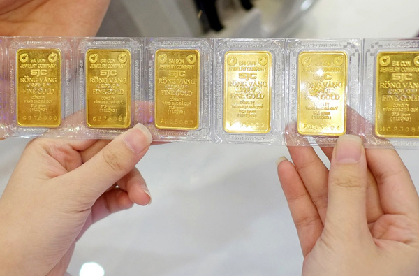 Tiết lộ doanh thu &quot;khủng&quot; của PNJ hồi giá vàng lên đỉnh 62 triệu đồng/lượng - Ảnh 1.