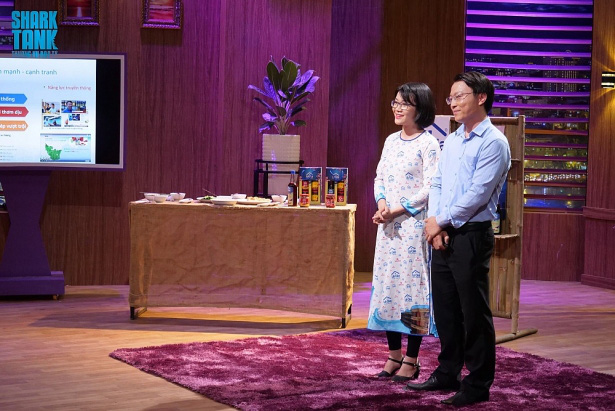 CEO startup từng gọi vốn thành công ở Shark Tank và ‘chiến thuật’ đánh chiếm thế giới bằng cách nâng tầm nước mắm truyền thống thành đặc sản đại diện Việt Nam - Ảnh 1. CEO startup từng gọi vốn thành công ở Shark Tank và ‘chiến thuật’ đánh chiếm thế giới bằng cách nâng tầm nước mắm truyền thống thành đặc sản đại diện Việt Nam - Ảnh 1.