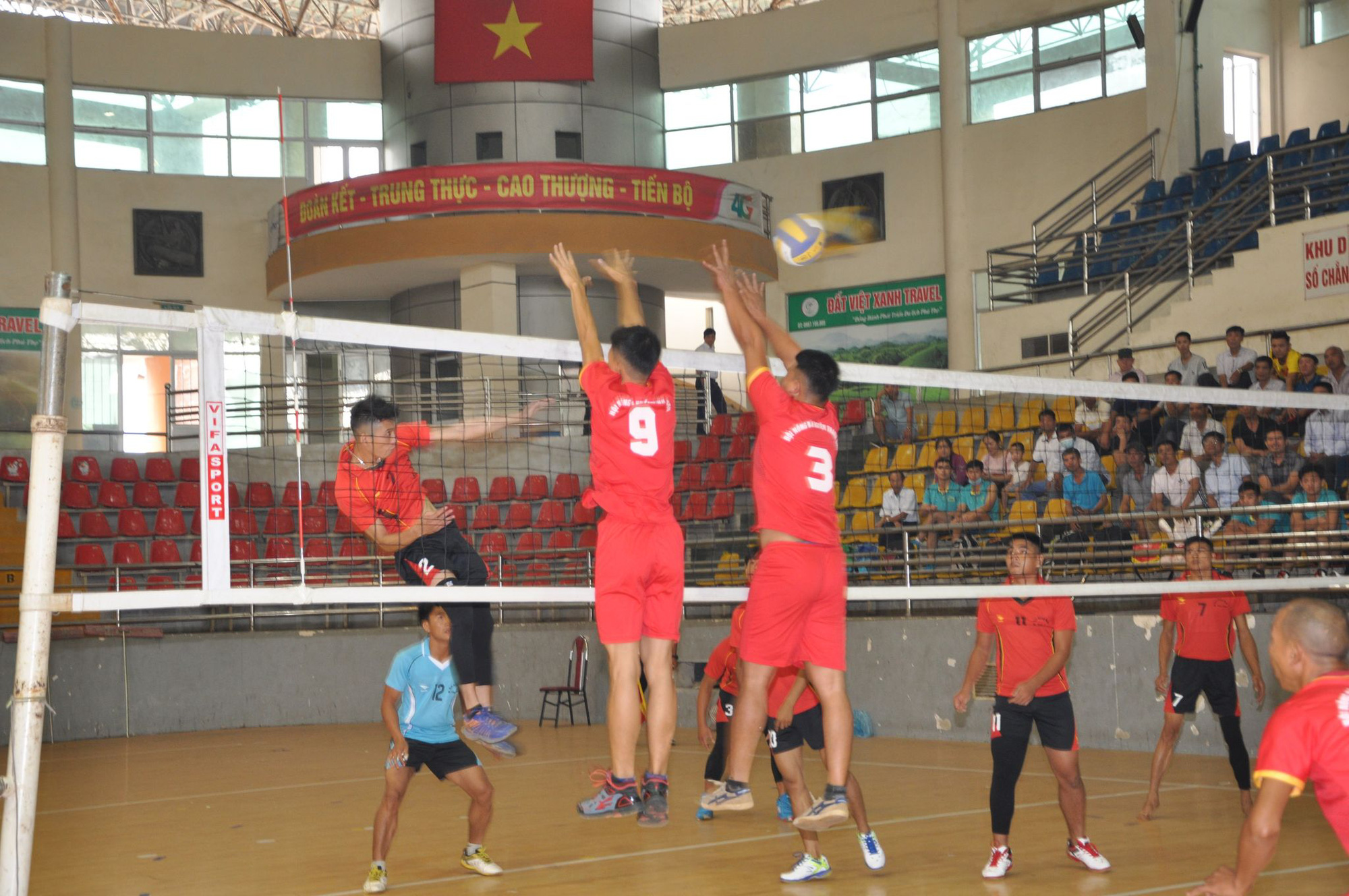Phú Thọ: Tổ chức giải bóng chuyền cho nông dân giao đấu - Ảnh 2.