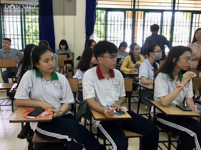 Học sinh được sử dụng điện thoại: Cần hiểu rõ và hiểu đúng bản chất vấn đề - Ảnh 1.
