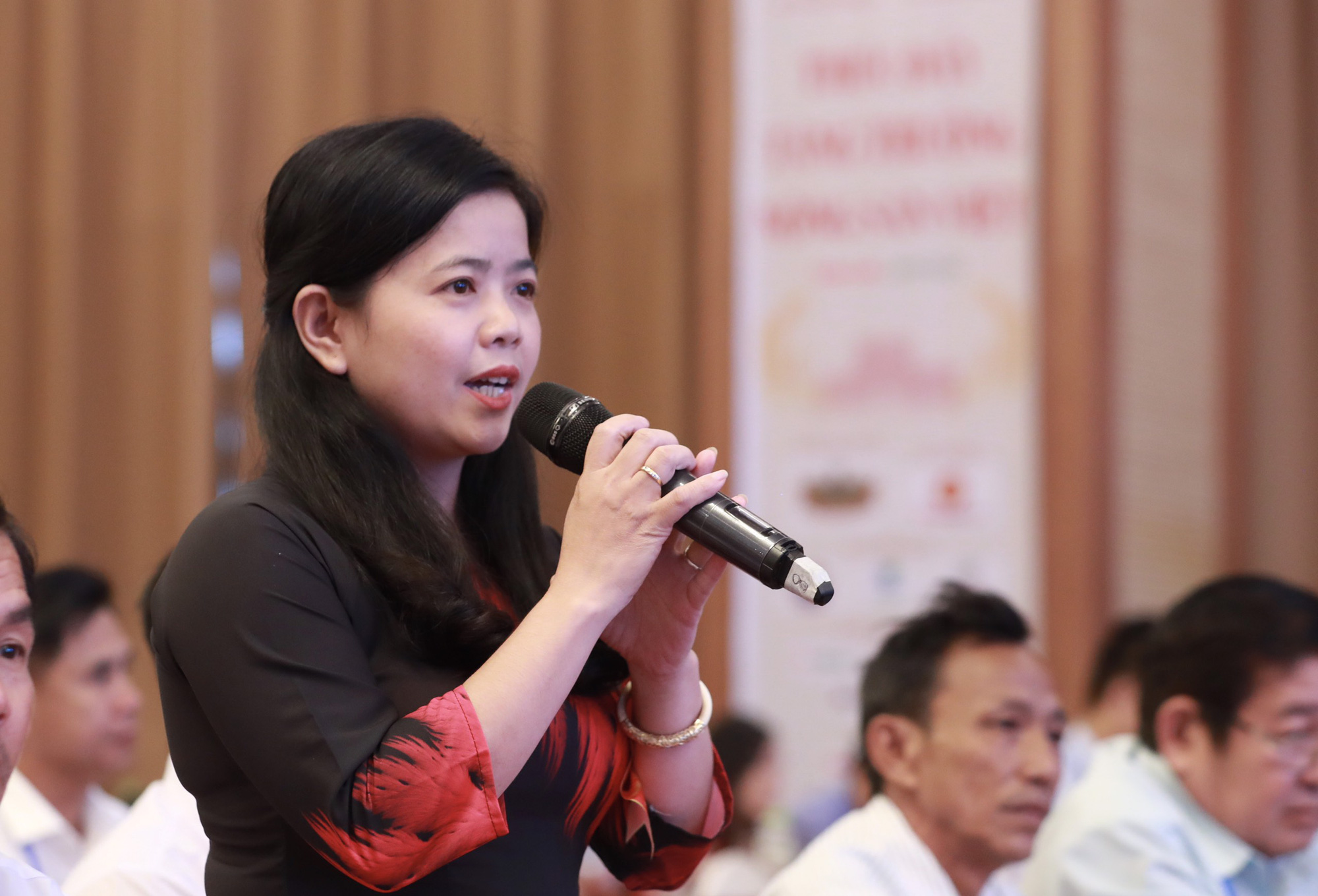 Thủ tướng yêu cầu điều tra, truy tố những tổ chức, cá nhân sản xuất phân bón giả - Ảnh 1.