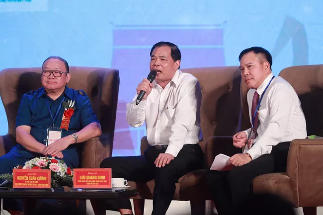 Thủ tướng Nguyễn Xuân Phúc: Bỏ tù đại lý, cá nhân sản xuất phân bón giả - Ảnh 3. Thủ tướng Nguyễn Xuân Phúc: Bỏ tù đại lý, cá nhân sản xuất phân bón giả - Ảnh 3.