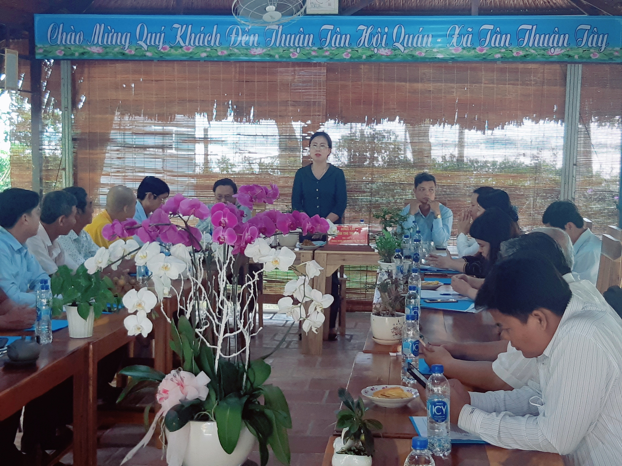 Nông dân trồng xoài theo hướng hữu cơ để có đầu ra bền vững   - Ảnh 1.