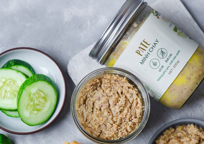 Ai bồi thường cho nạn nhân bị ngộ độc pate Minh Chay? - Ảnh 1. Ai bồi thường cho nạn nhân bị ngộ độc pate Minh Chay? - Ảnh 1.