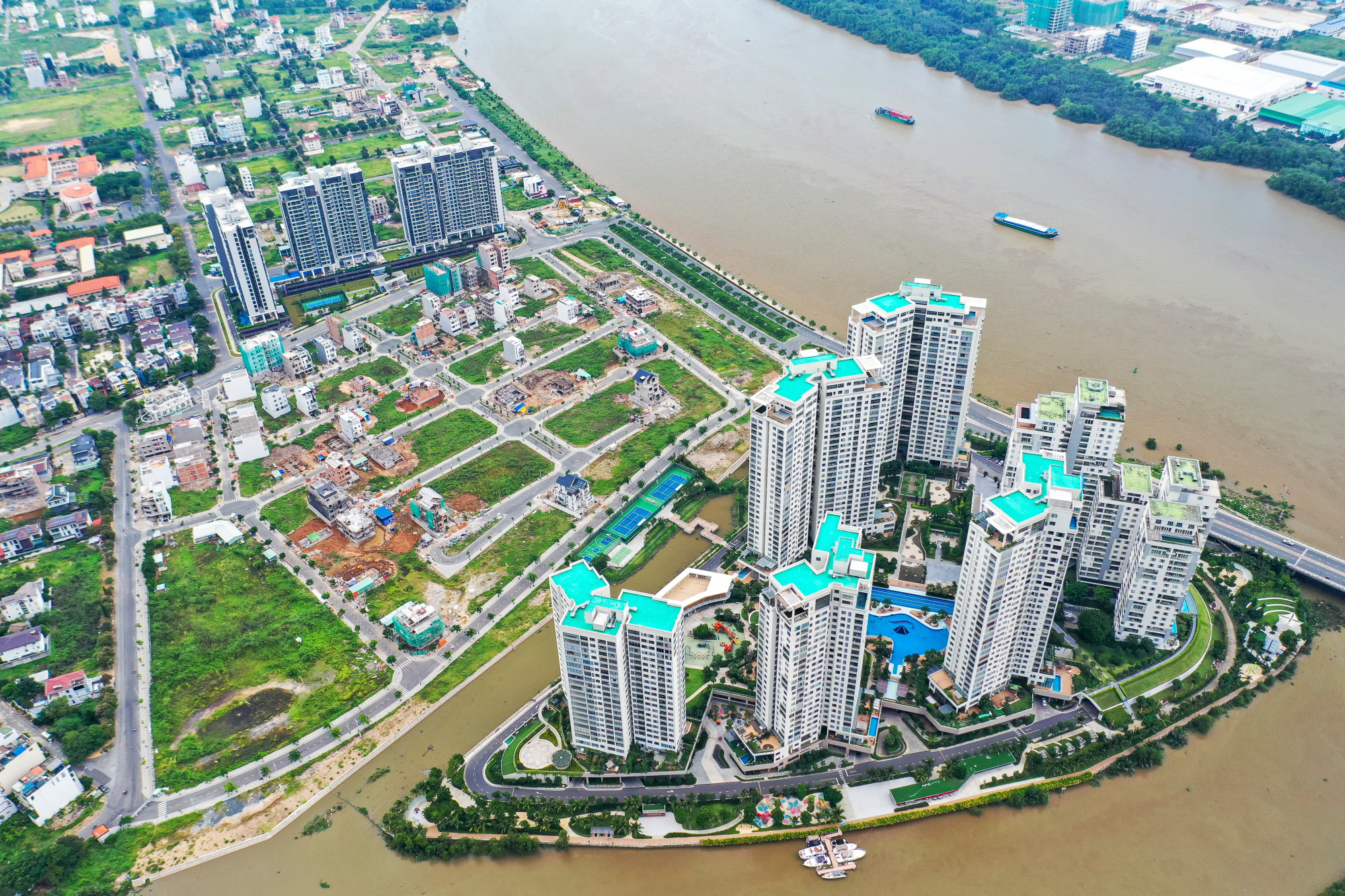 Tiết kiệm và đợi tăng lương, khi nào người trẻ có nhà? - Ảnh 3. Tiết kiệm và đợi tăng lương, khi nào người trẻ có nhà? - Ảnh 3.