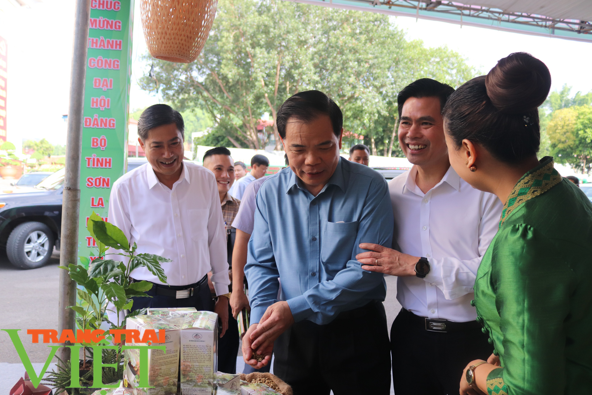 Bộ trưởng Bộ NNPTNT: Trồng trọt không có phân chuồng, không đời nào đạt tiêu chuẩn cao nhất - Ảnh 7. Bộ trưởng Bộ NNPTNT: Trồng trọt không có phân chuồng, không đời nào đạt tiêu chuẩn cao nhất - Ảnh 7.