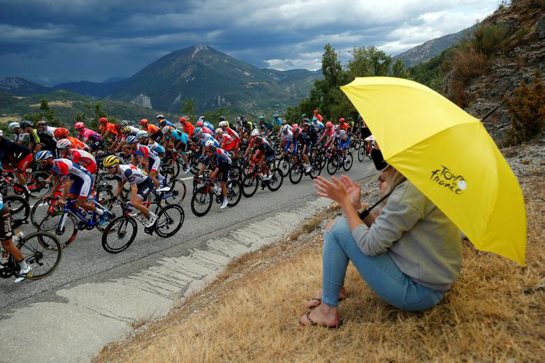 Hình ảnh đẹp về giải đua vòng quanh nước Pháp - Tour de France giữa dịch Covid-19 - Ảnh 4.