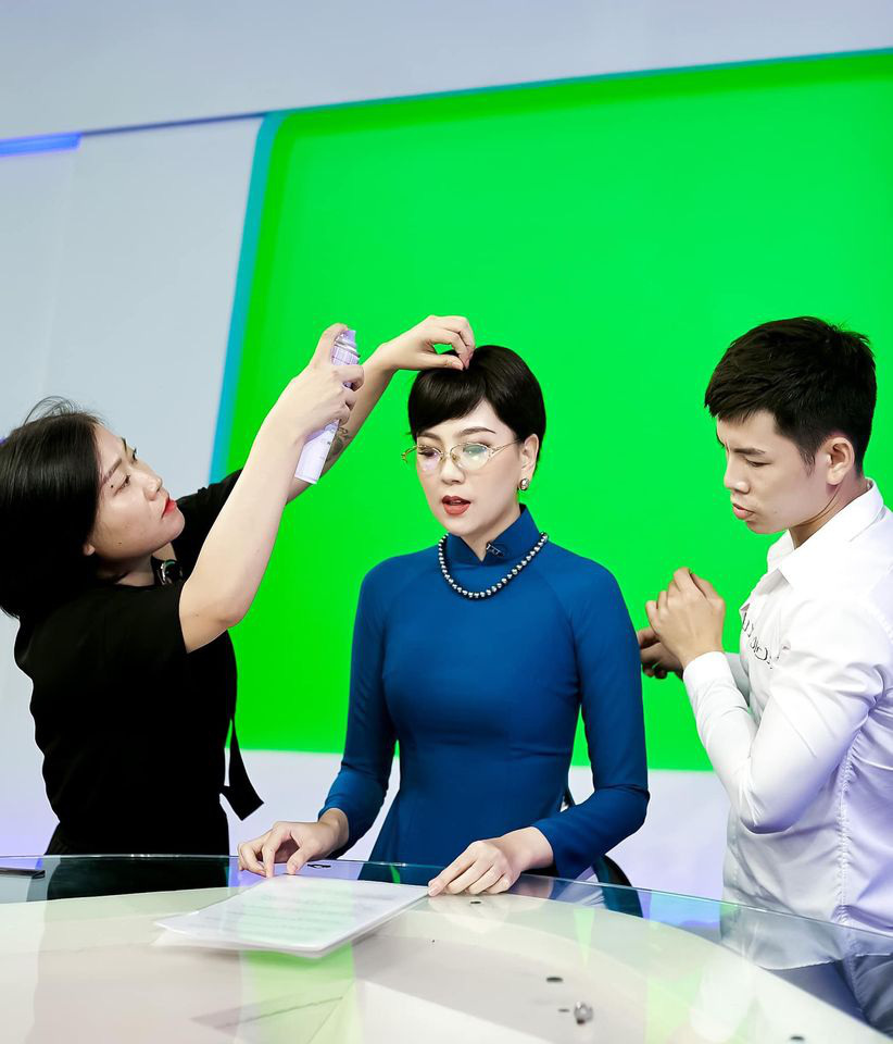 BTV Mai Ngọc được khen giống NSƯT Kim Tiến khi tái hiện MC Thời sự 50 năm - Ảnh 2.