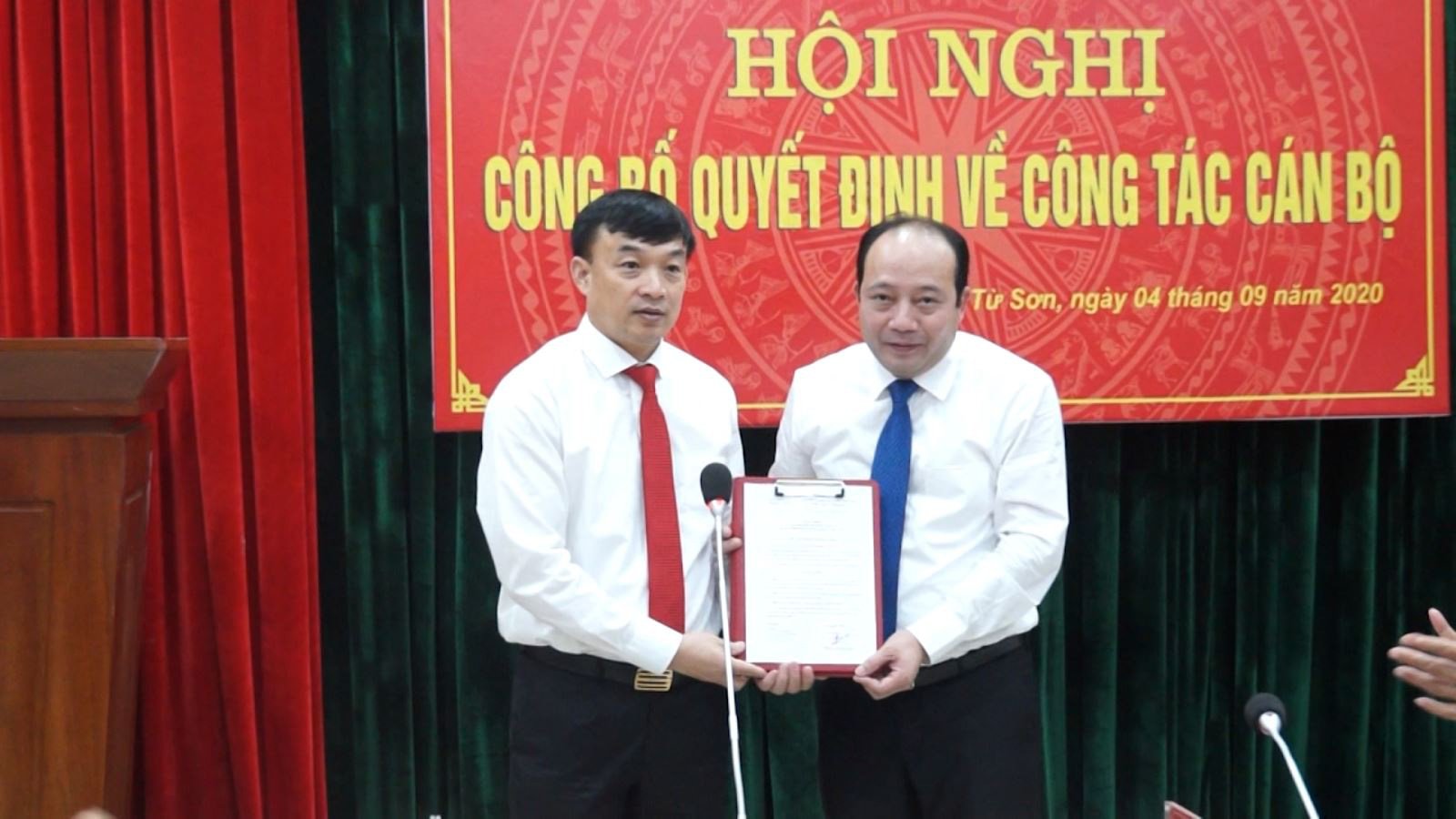 Bắc Ninh: Ông Hoàng Bá Huy được bầu giữ chức Chủ tịch UBND thị xã Từ Sơn - Ảnh 1. Bắc Ninh: Ông Hoàng Bá Huy được bầu giữ chức Chủ tịch UBND thị xã Từ Sơn - Ảnh 1.