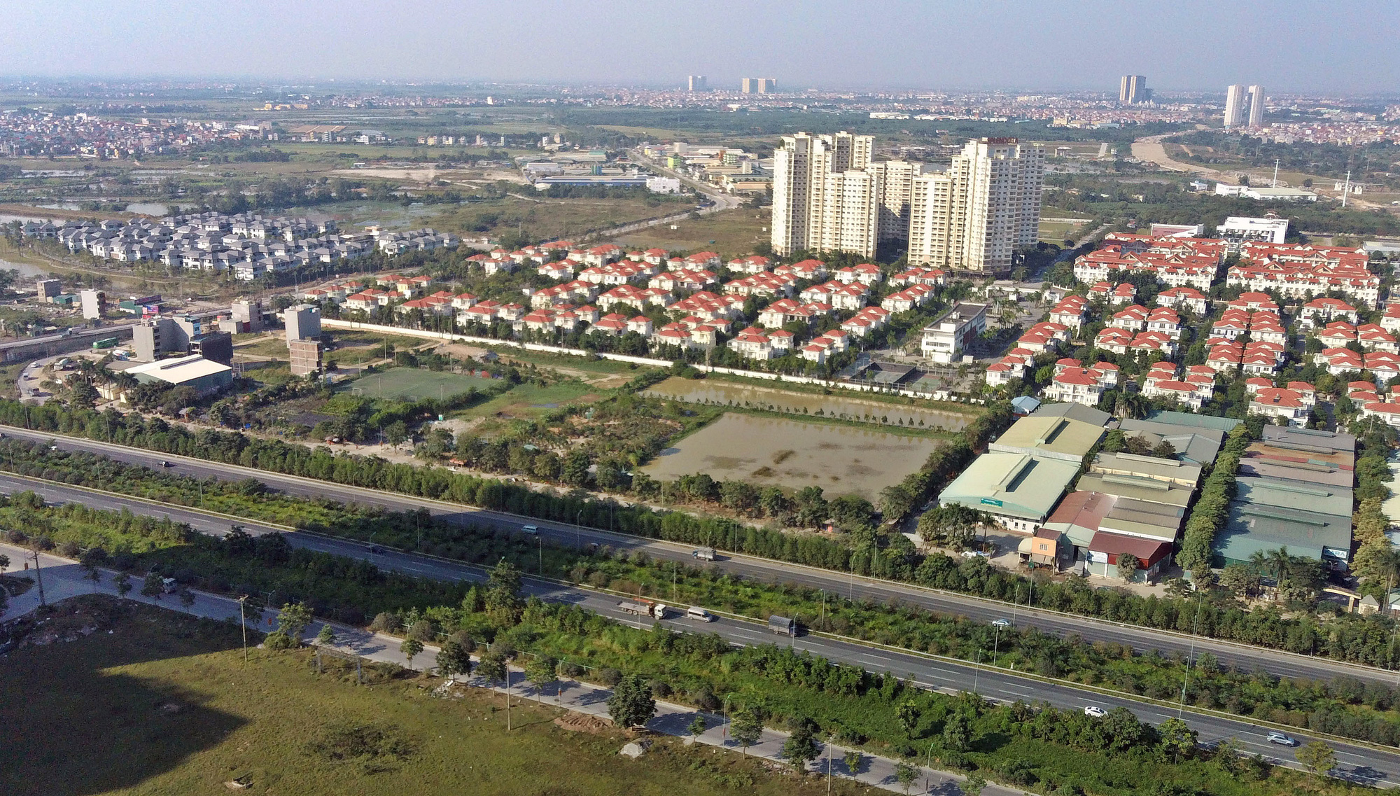 Hạ tầng bứt phá &quot;thúc&quot; bất động sản phía Tây Thủ đô tăng giá - Ảnh 2.