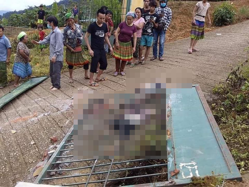 Nóng: Sập cổng trường mầm non, 3 học sinh tử vong thương tâm - Ảnh 1.