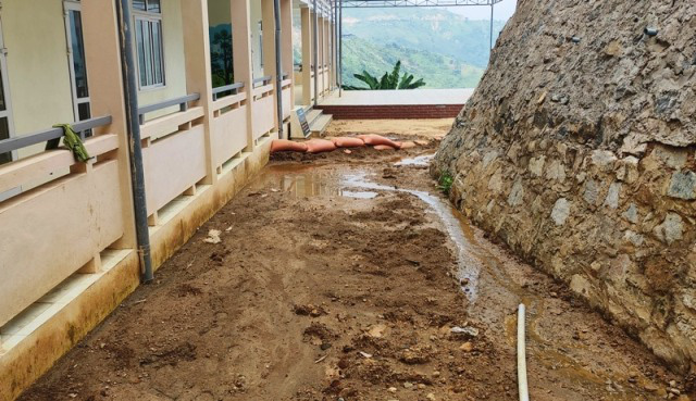 Thanh Hóa: 140 học sinh phải đi học nhờ vì trường bị sạt lở, có nguy cơ mất an toàn cao  - Ảnh 4.