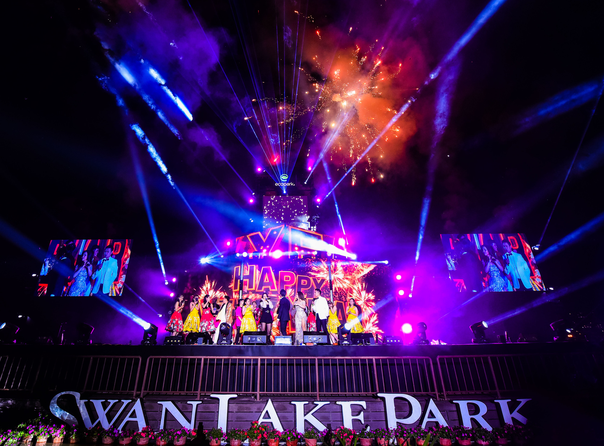 Gần 20 nghìn cư dân Ecopark mãn nhãn cùng đại tiệc countdown hoành tráng  - Ảnh 7.