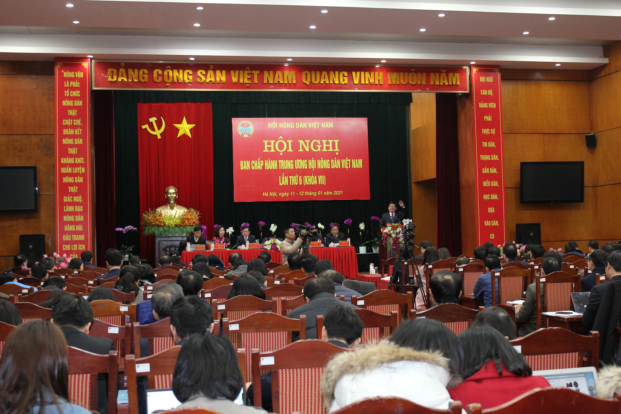 Chủ tịch Hội NDVN Thào Xuân Sùng: Thay đổi tư duy sản xuất nông nghiệp, thúc đẩy mối liên kết “6 nhà” - Ảnh 2.
