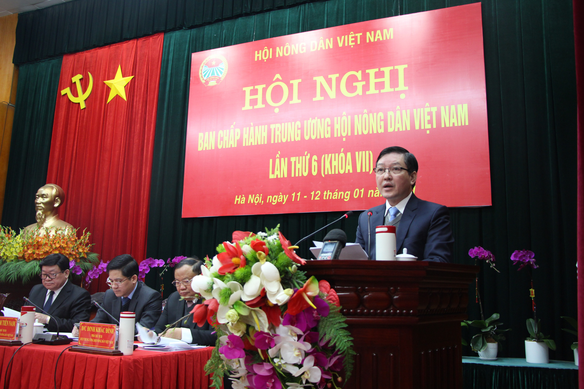 Chủ tịch Hội NDVN Thào Xuân Sùng: Thay đổi tư duy sản xuất nông nghiệp, thúc đẩy mối liên kết “6 nhà” - Ảnh 3.