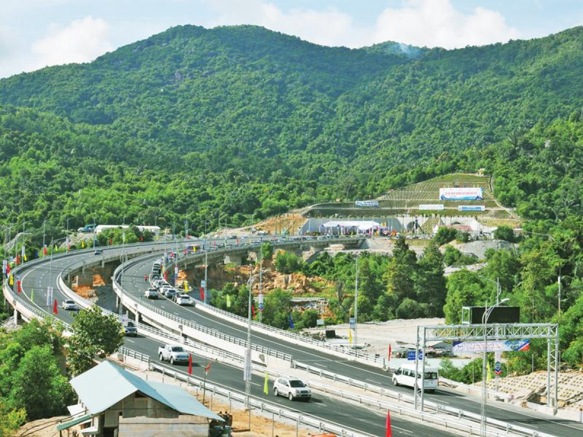 Lý do hầm Hải Vân 2 vừa khánh thành lại sắp phải đóng cửa? - Ảnh 3. Lý do hầm Hải Vân 2 vừa khánh thành lại sắp phải đóng cửa? - Ảnh 3.