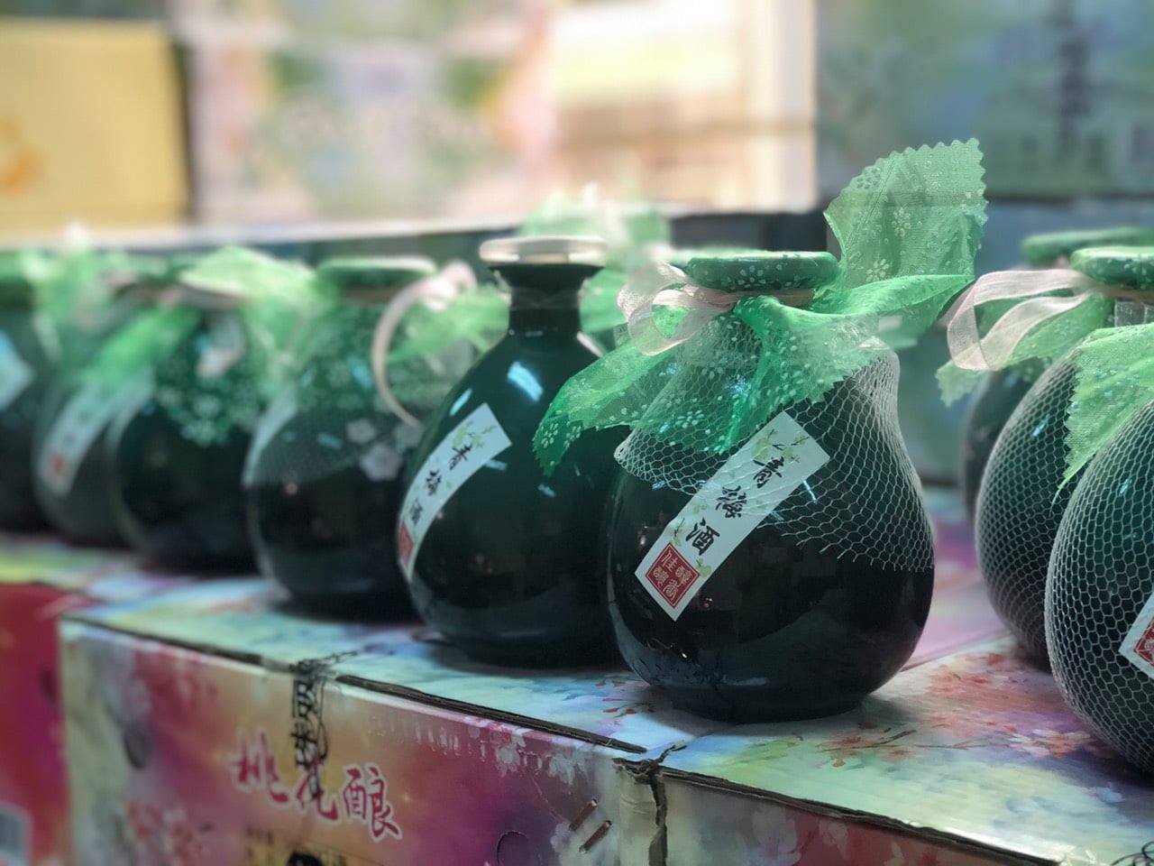 Lào Cai: Tạm giữ hơn 1000 lọ rượu trái cây nhập lậu - Ảnh 1. Lào Cai: Tạm giữ hơn 1000 lọ rượu trái cây nhập lậu - Ảnh 1.