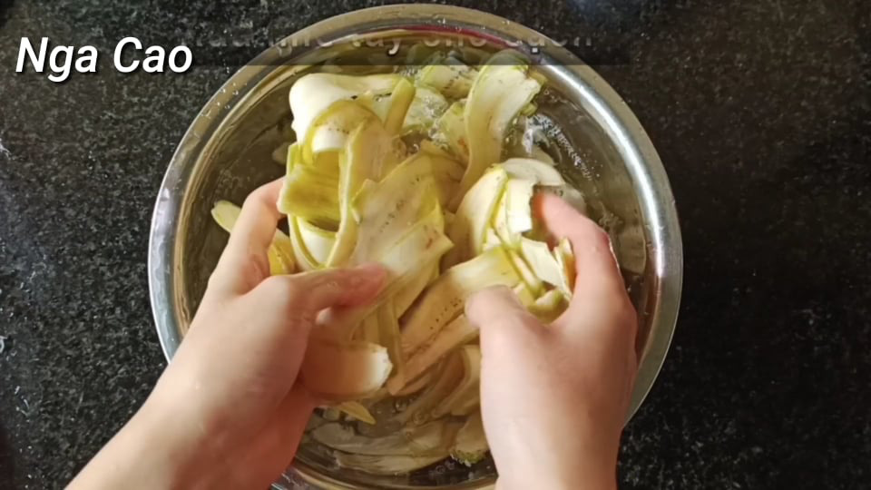 Mách bạn cách làm mứt chuối gừng đón Tết - Ảnh 2.
