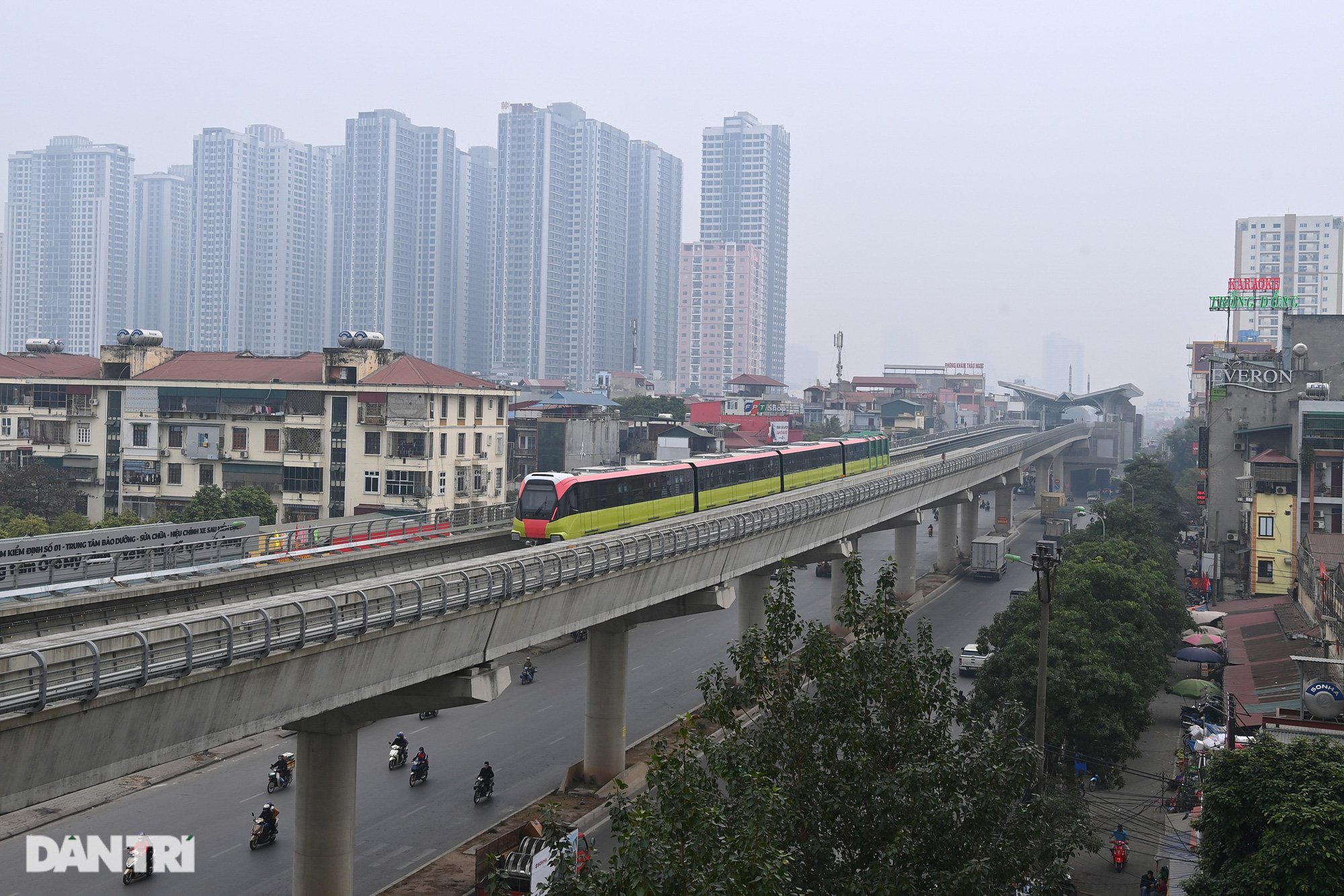 Tàu đường sắt Nhổn - ga Hà Nội lăn bánh trước ngày mở cửa cho nhân dân tham quan đoàn tàu - Ảnh 6.