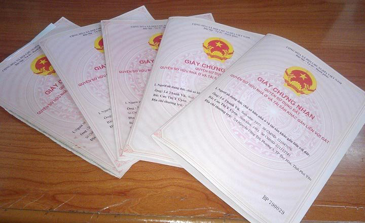 Có thể sang tên sổ đỏ hộ gia đình được không khi một người phản đối? - Ảnh 1. Có thể sang tên sổ đỏ hộ gia đình được không khi một người phản đối? - Ảnh 1.