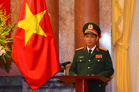 Quân đội có bao nhiêu Thượng tướng đương nhiệm sau khi 2 Thứ trưởng Bộ Quốc phòng được thăng quân hàm? - Ảnh 9.