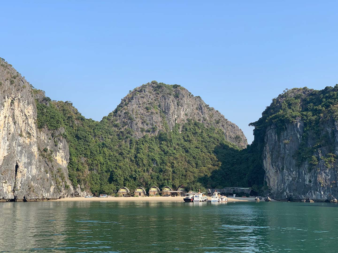 Tour du lịch Tết: Vịnh Lan Hạ, Cát Bà - “Thiên đường bị bỏ quên” - Ảnh 12.