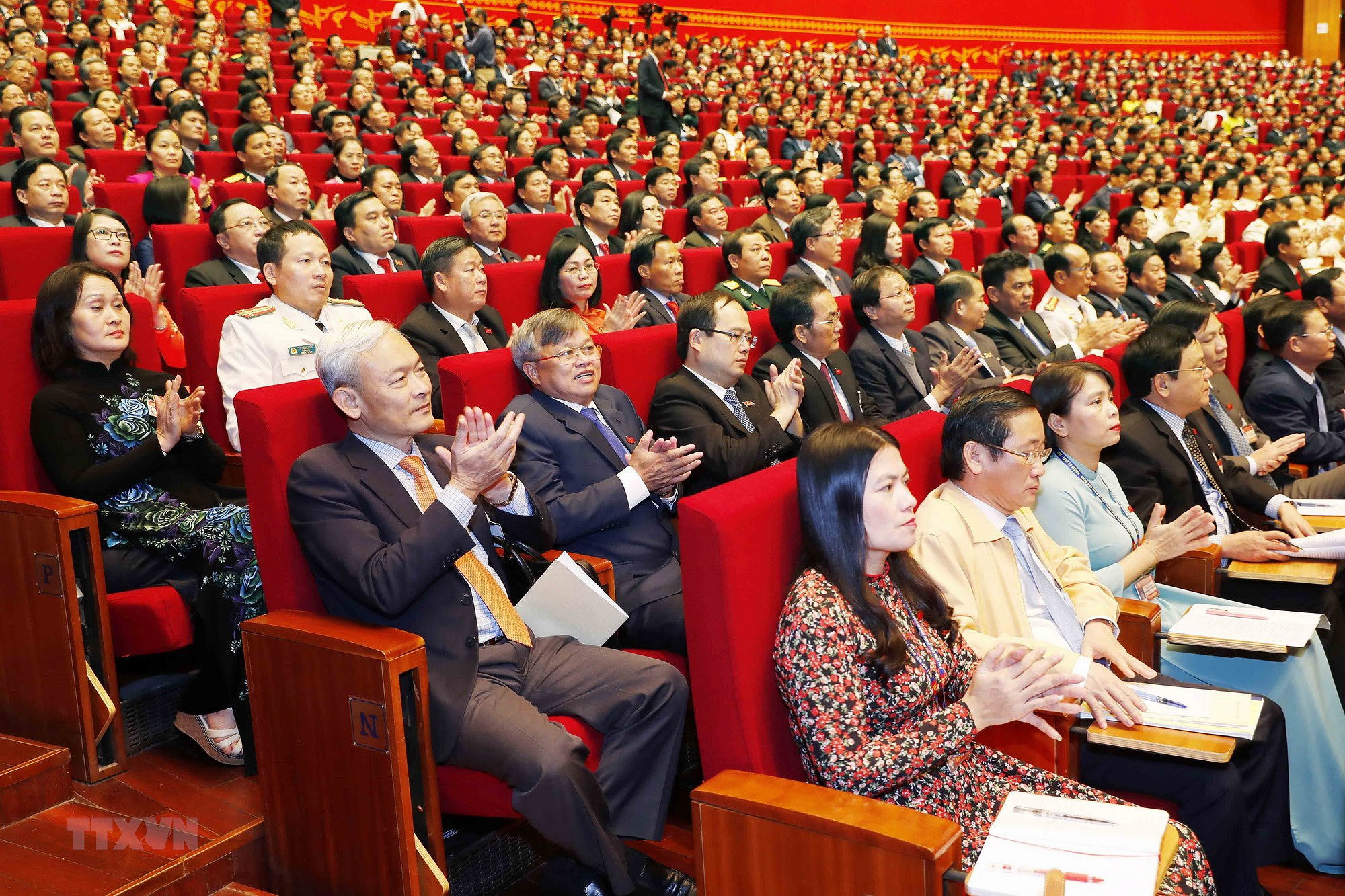 Ngày làm việc thứ ba Đại hội lần thứ XIII của Đảng - Ảnh 13.