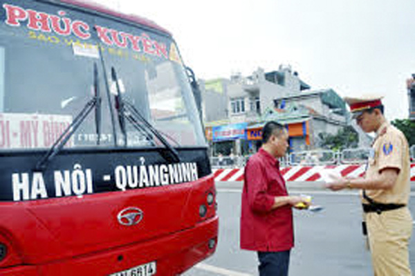 Những phương tiện vận tải nào từ Hà Nội đến Quảng Ninh phải tạm dừng vì Covid-19 - Ảnh 1.