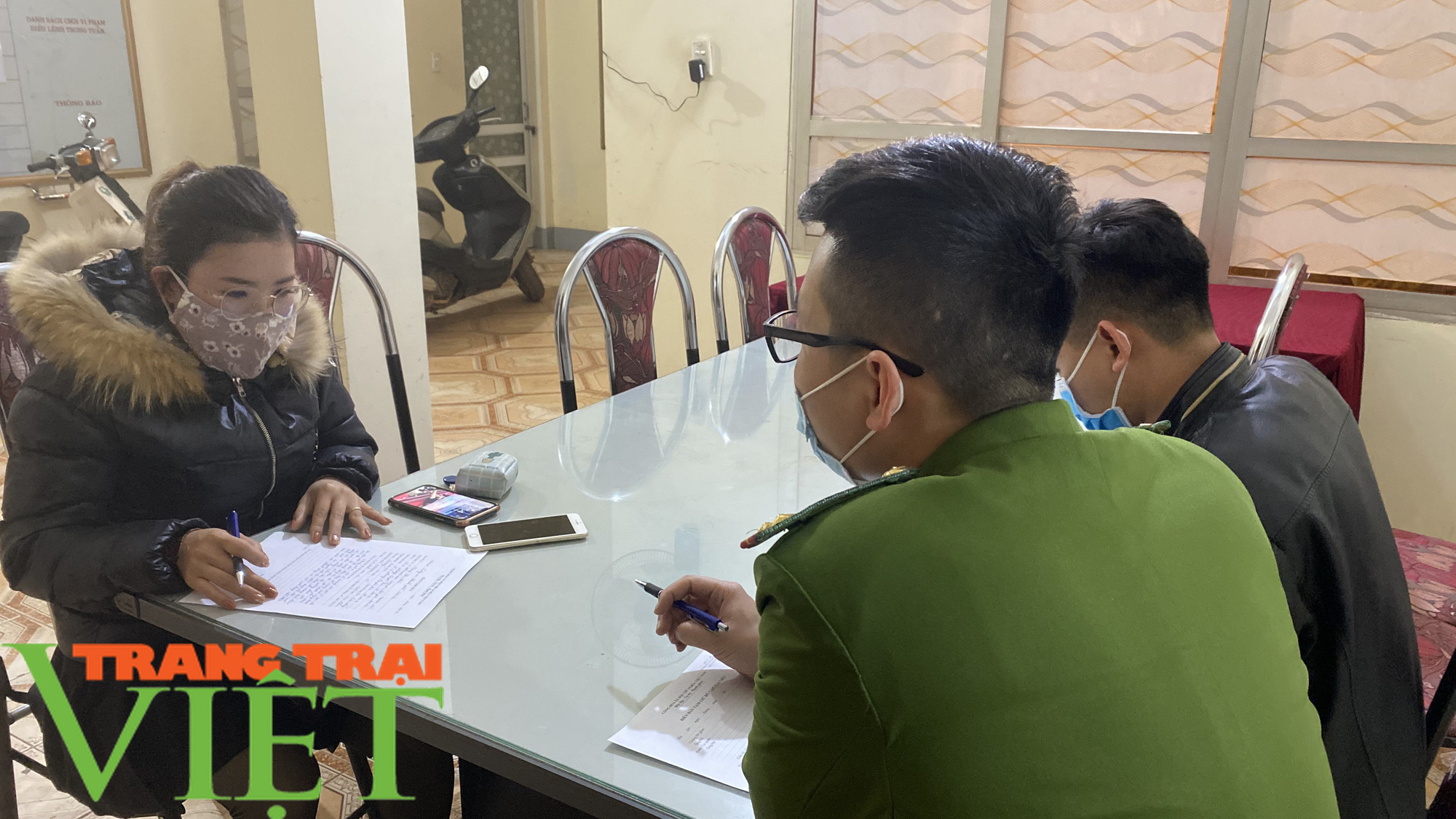 Sơn La: Phạt tiền 15 triệu đồng đối với 2 trường hợp thông tin không đúng về dịch Covid-19 - Ảnh 2. Sơn La: Phạt tiền 15 triệu đồng đối với 2 trường hợp thông tin không đúng về dịch Covid-19 - Ảnh 2.