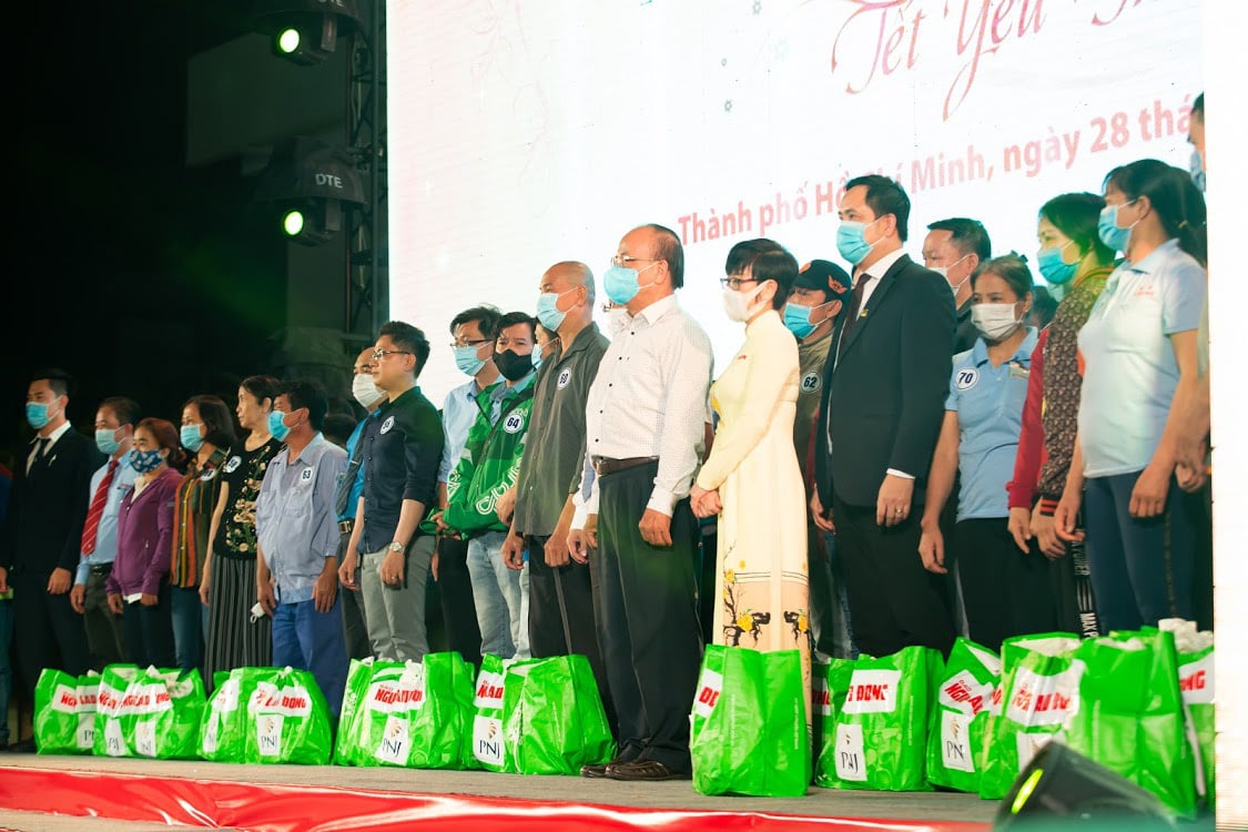 PNJ hỗ trợ công nhân nghèo đón Tết Tân Sửu 2021 - Ảnh 2.