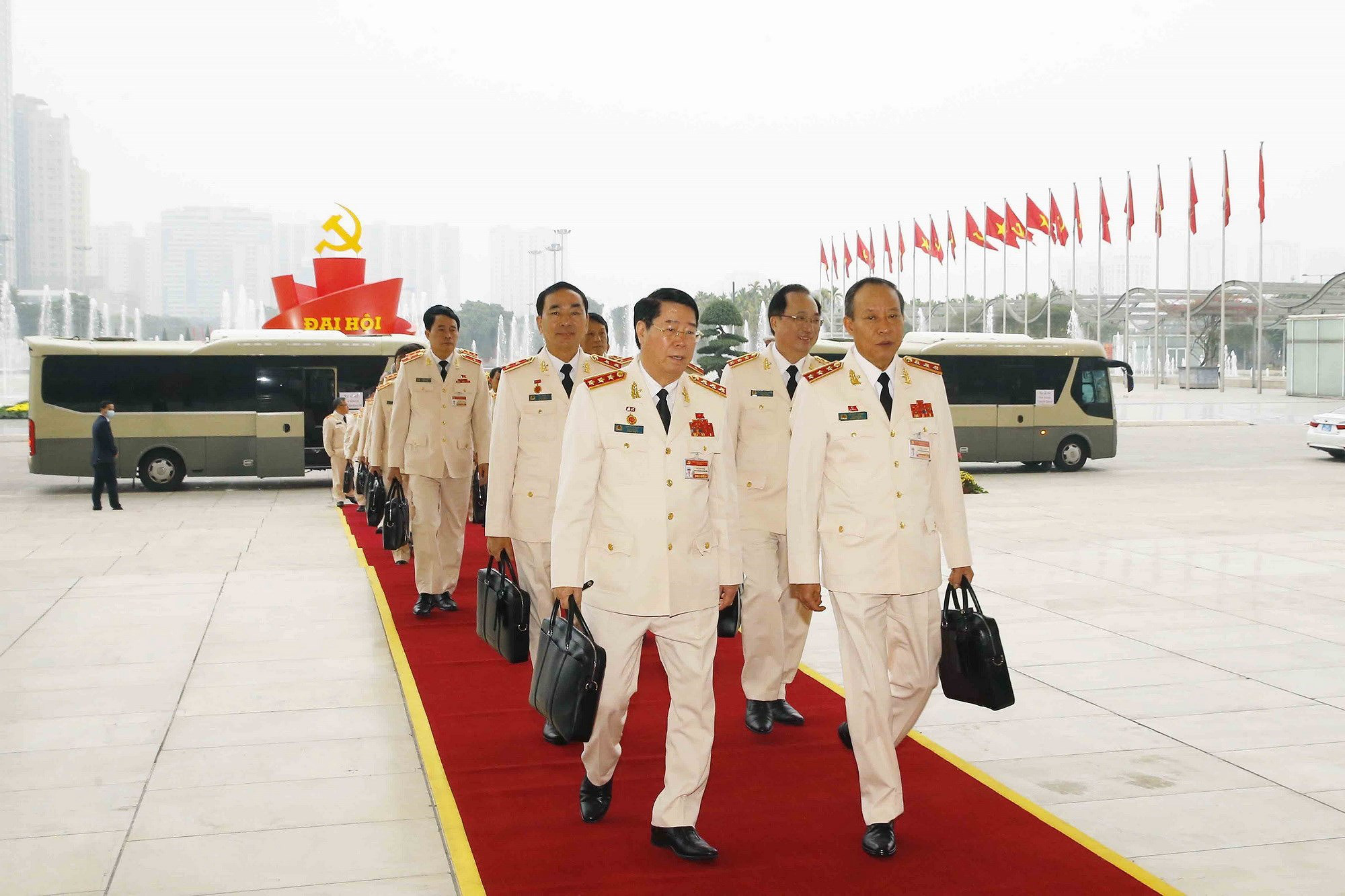 Ảnh: Ngày 29/1, Đại hội XIII tiếp tục làm việc về công tác nhân sự - Ảnh 15.