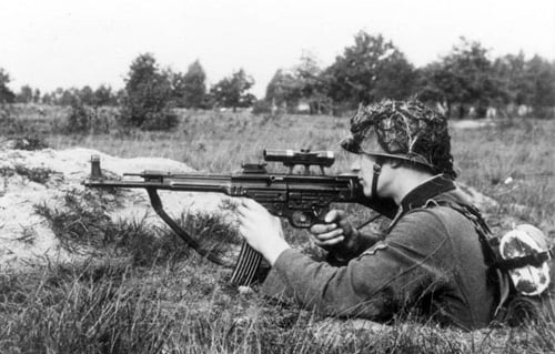 Stg-44 - Loại súng bị Hitler hắt hủi nhưng lại vô cùng đáng sợ - Ảnh 3.