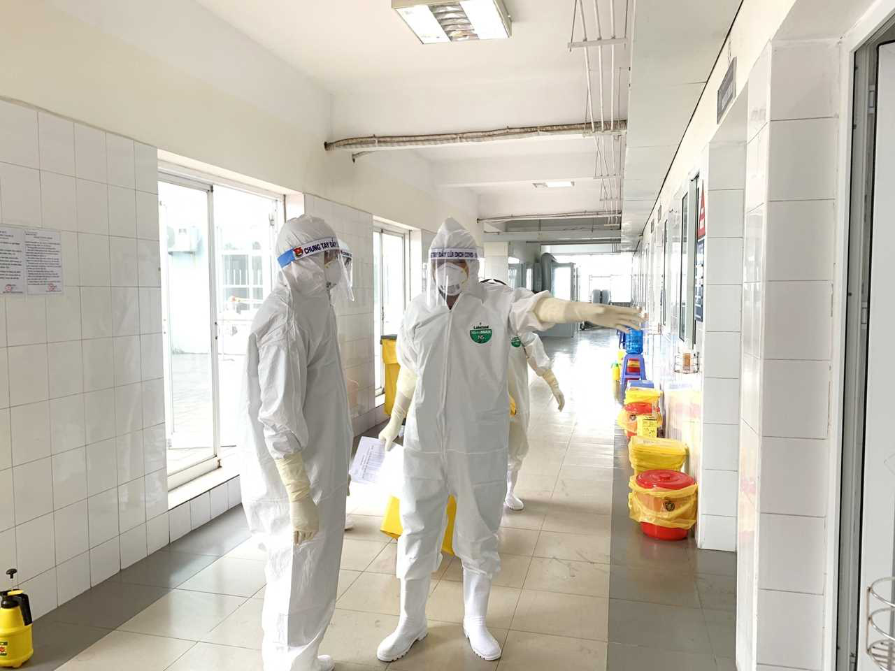 Ảnh: Bên trong khu điều trị, cách ly bệnh nhân mắc Covid-19 tại Bệnh viện Phổi Quảng Ninh - Ảnh 4.