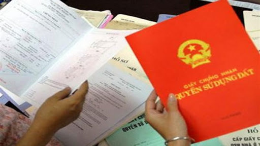 Mua đất ở nơi khác, Sổ đỏ sẽ ghi thế nào? - Ảnh 1. Mua đất ở nơi khác, Sổ đỏ sẽ ghi thế nào? - Ảnh 1.
