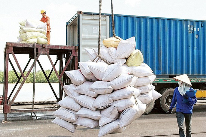 Việt Nam nhập khẩu gạo giá rẻ từ Ấn Độ? - Ảnh 1. Việt Nam nhập khẩu gạo giá rẻ từ Ấn Độ? - Ảnh 1.