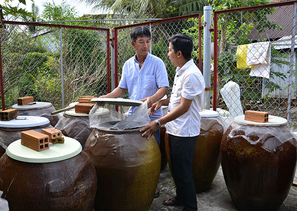 Nước mắm sạch Hương Ðồng, thơm ngọt thứ gia vị quê nhà - Ảnh 1. Nước mắm sạch Hương Ðồng, thơm ngọt thứ gia vị quê nhà - Ảnh 1.
