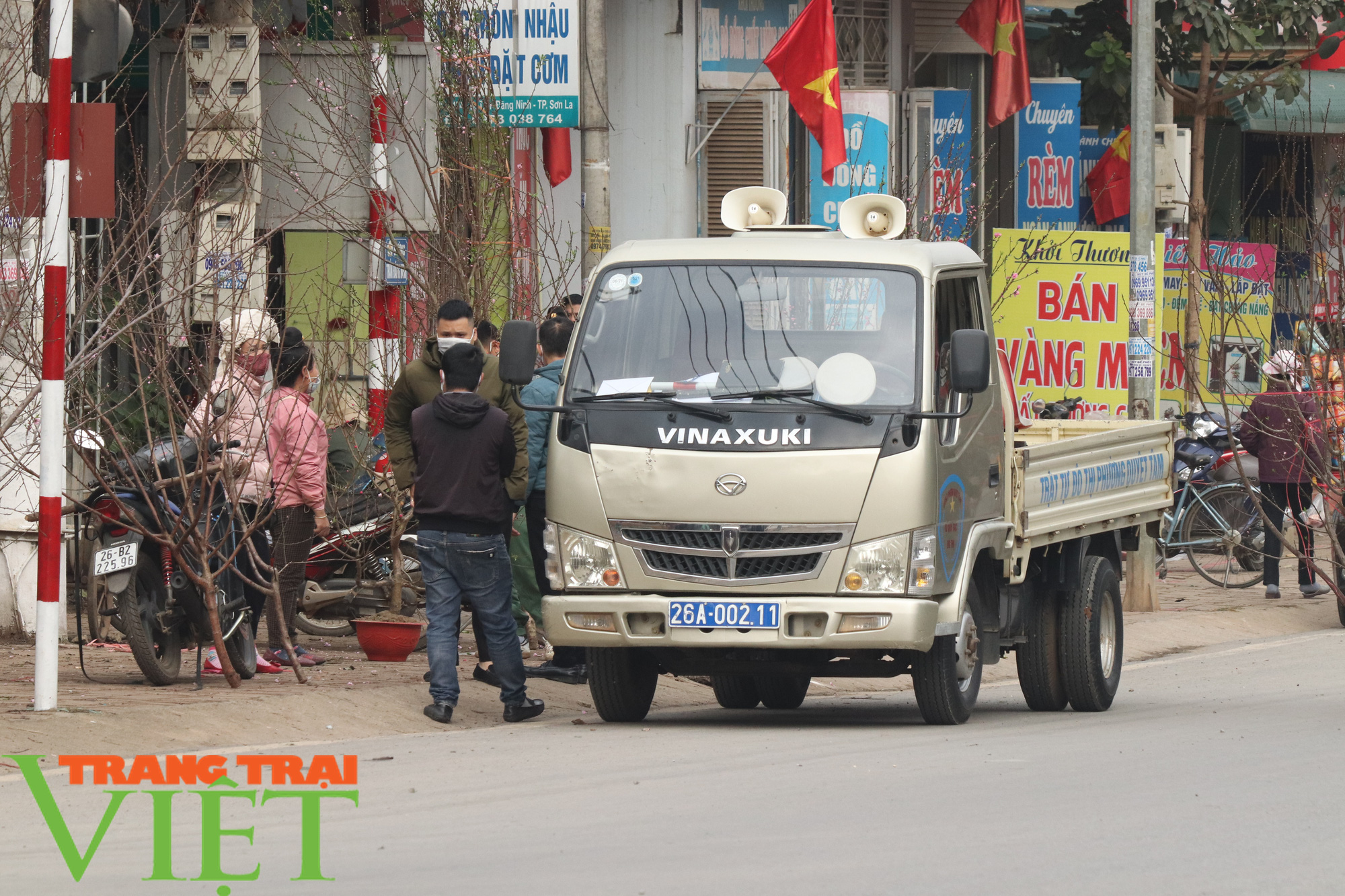 TP Sơn La: Vẫn còn nhiều người dân không đeo khẩu trang nơi công cộng - Ảnh 7.