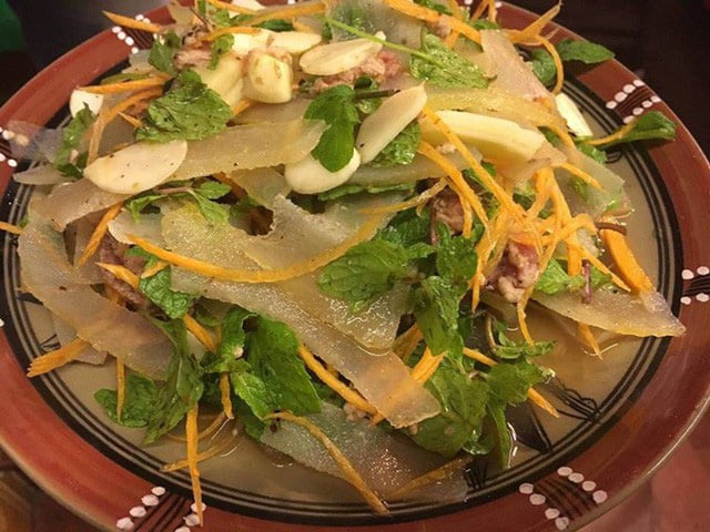 Da trâu thối và loạt những đặc sản lạ từ mắt tới miệng làm bằng da trâu của đồng bào vùng cao - Ảnh 11. Da trâu thối và loạt những đặc sản lạ từ mắt tới miệng làm bằng da trâu của đồng bào vùng cao - Ảnh 11.