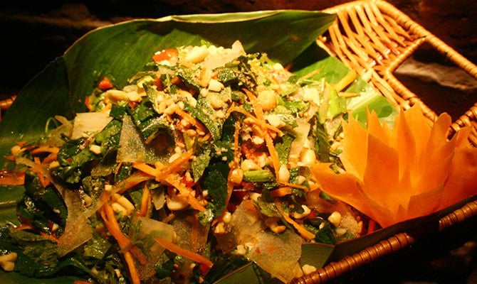 Da trâu thối và loạt những đặc sản lạ từ mắt tới miệng làm bằng da trâu của đồng bào vùng cao - Ảnh 10. Da trâu thối và loạt những đặc sản lạ từ mắt tới miệng làm bằng da trâu của đồng bào vùng cao - Ảnh 10.