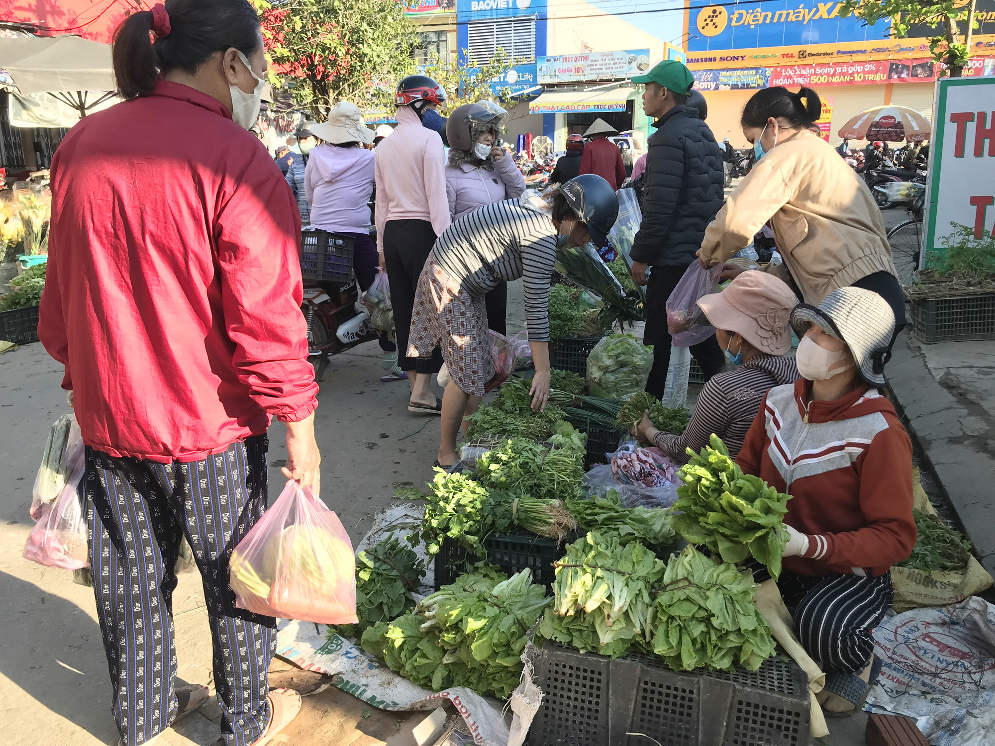 Đà Nẵng: Điều gì đặc biệt tại phiên chợ quê ngày 30 Tết? - Ảnh 7. Đà Nẵng: Điều gì đặc biệt tại phiên chợ quê ngày 30 Tết? - Ảnh 7.